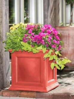 Fairfield Self-Watering Square Planter, 20” X 20” -Outdoor Garden Care 39 618 08477 tif