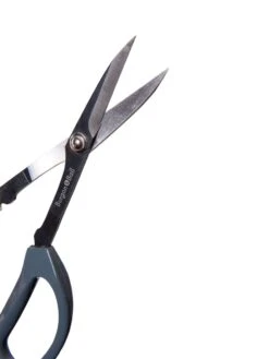 Japanese Pruning Scisssors -Outdoor Garden Care 3 4 crop 8612968 0018