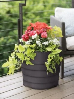 Gardener’s Victory Self-Watering Patio Planter 11 Gardener’s Victory Self-Watering Patio Planter -Outdoor Garden Care 8598395 88593 tif