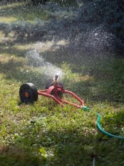 Wheeled Sprinkler Sled -Outdoor Garden Care 8610520 06V tif