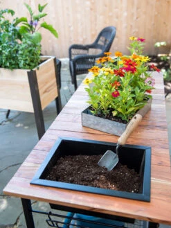 Small Space Potting Table -Outdoor Garden Care 8611003 027